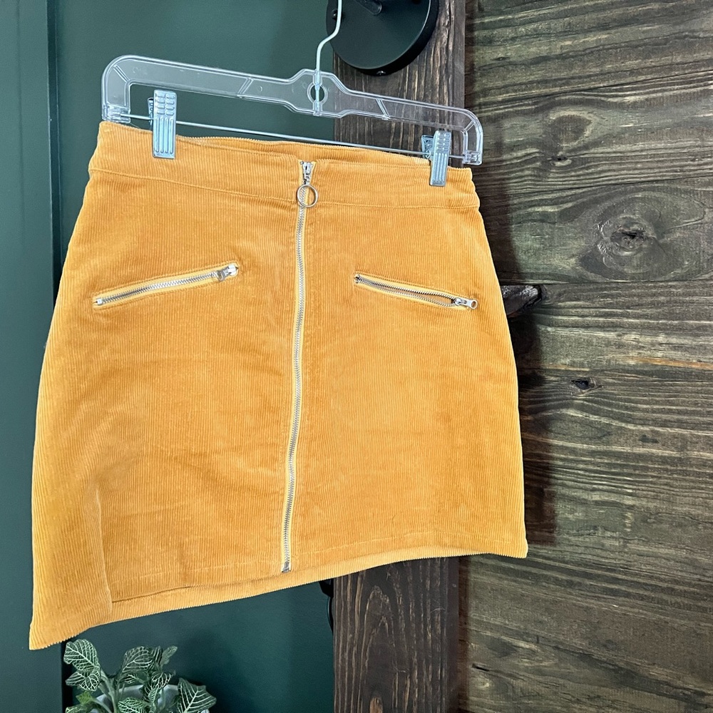 *🤩host pick!!!* Yellow Zipped Mini Skirt